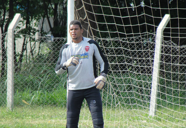 Goleiro Gutierre J Se Integrou Ao Serrano Blog Do Anderson