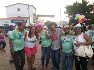 Tremedal: Grupos de Idosos realiza Carnaval