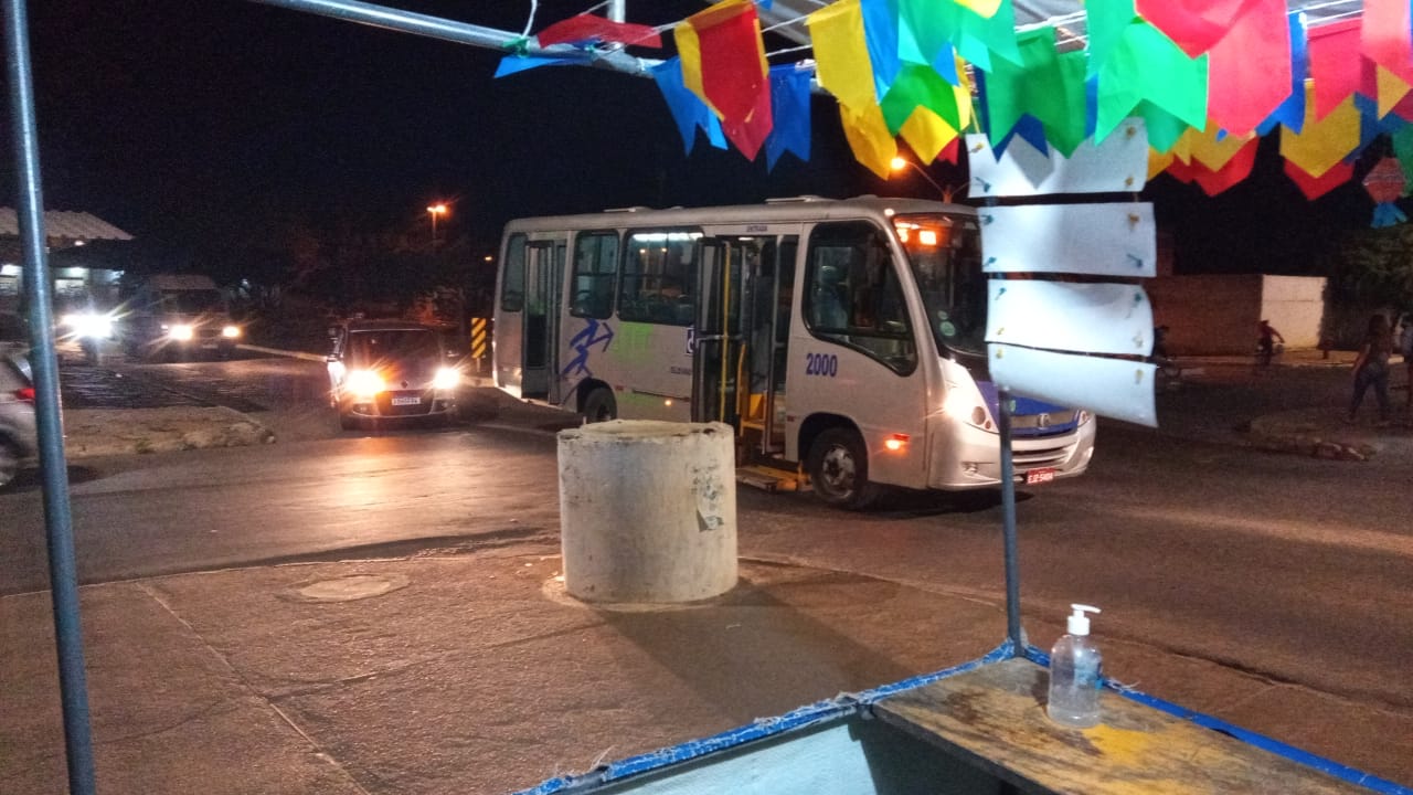 Transporte Coletivo Urbano elevador despenca e micro ônibus quebra