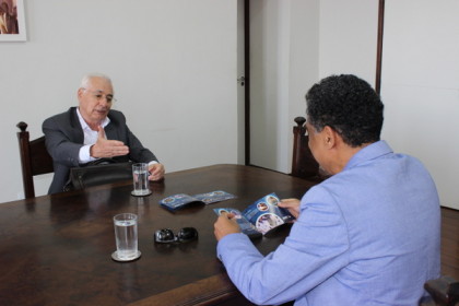Reunião com Guilherme Menezes prefeito de Vitoria da Conquista. 14.01.15. Foto Tacila Mendes (12)