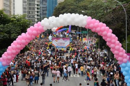 São Paulo - A 20ª edição Parada do Orgulho LGBT, foi aberta  na Avenida Paulista, com o tema, Lei de Identidade de Gênero Já! Todas as pessoas contra a transfobia (Rovena Rosa/Agência Brasil)