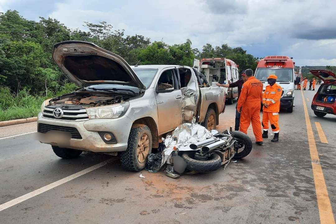 Tragédia no Norte de Minas Gerais, motociclista morre após batida com  caminhonete na BR-251