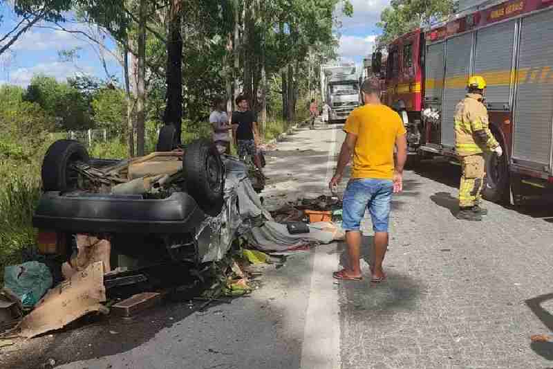 Tragédia na BR-251, idoso de 62 morre em acidente com carro que seguia da  Bahia para Minas Gerais